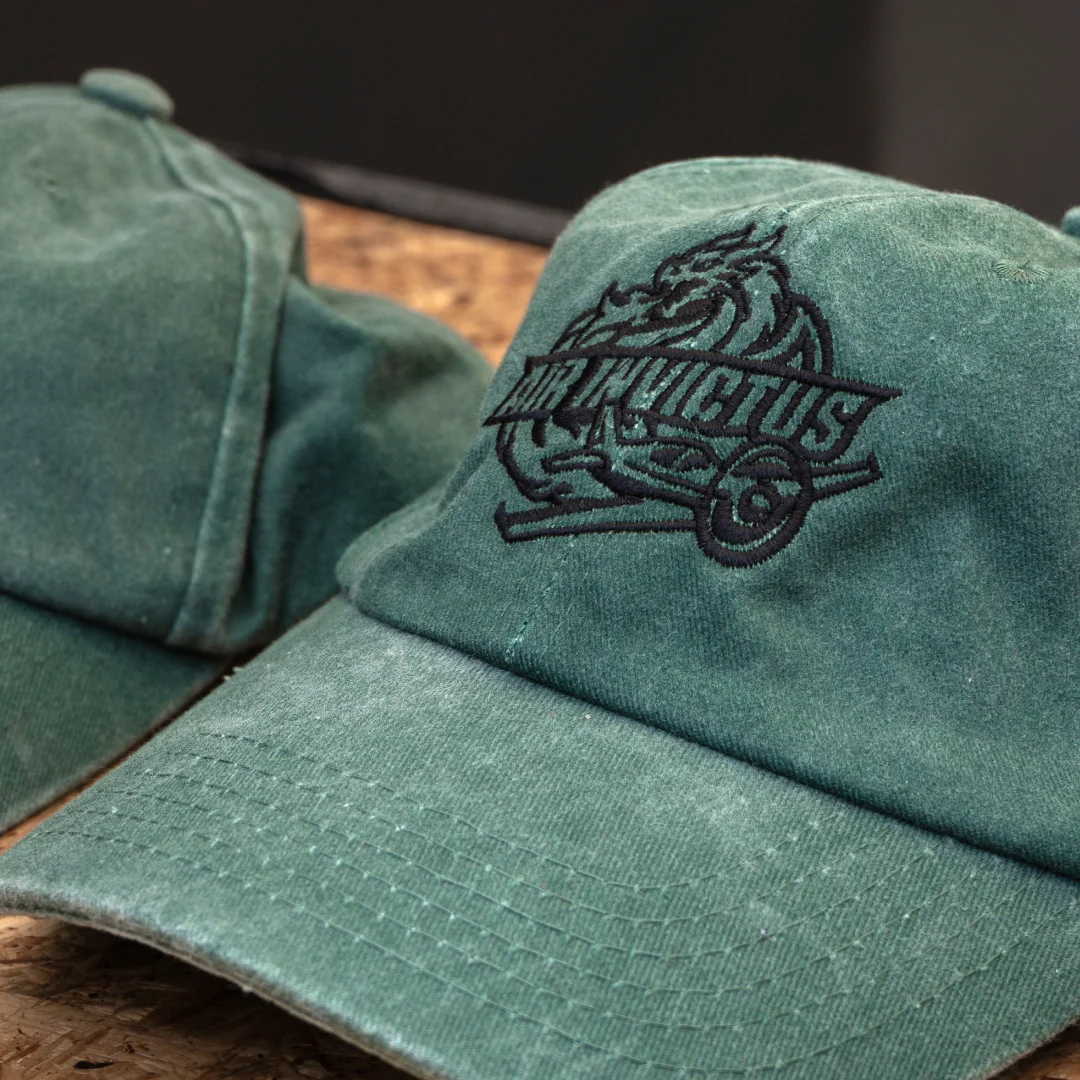 Projeto Air Invictus da Nhdesign: Aplicação da identidade em merchandising