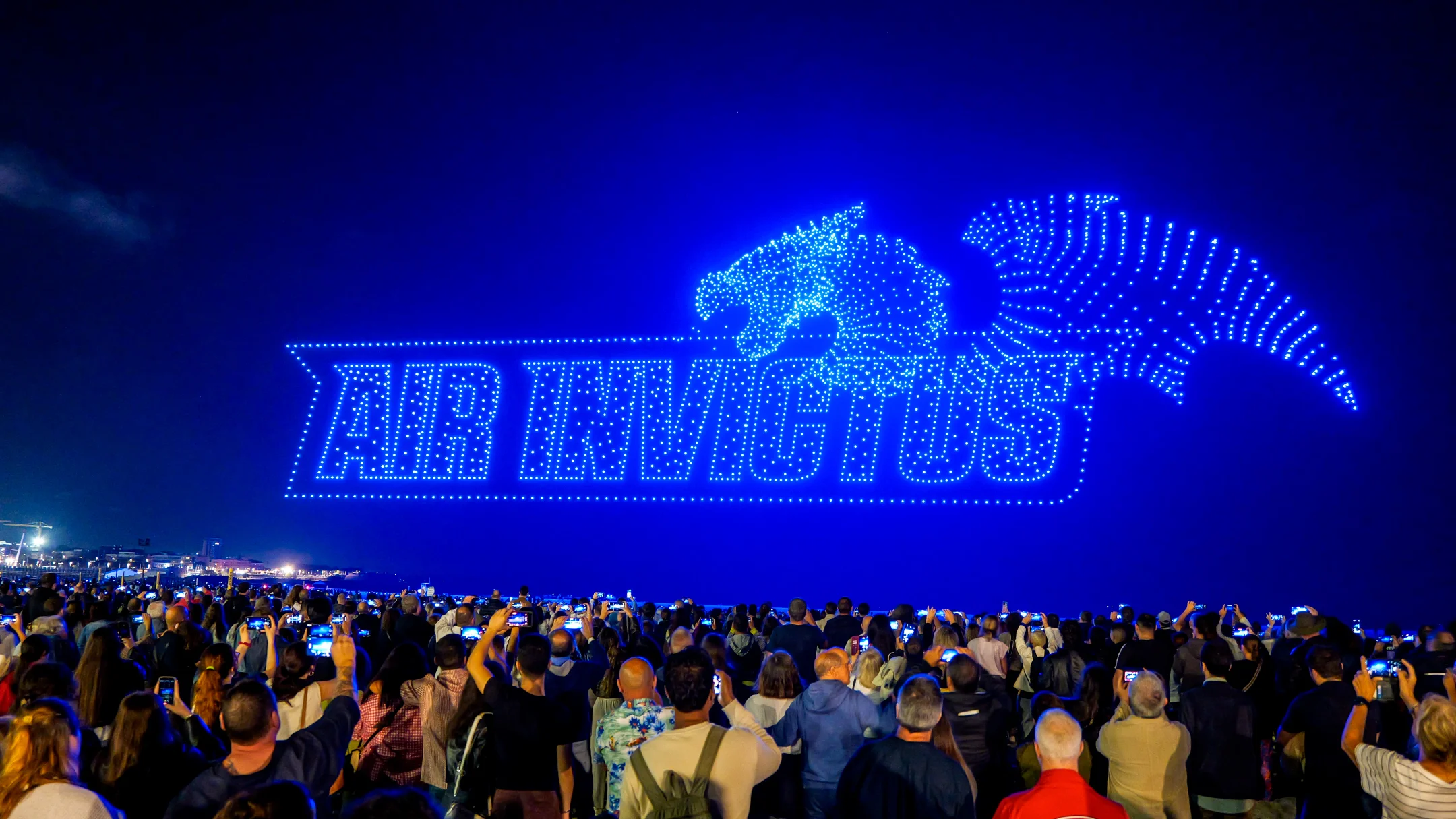 Projeto Air Invictus da Nhdesign: Identidade visual aplicada ao espetáculo de drones