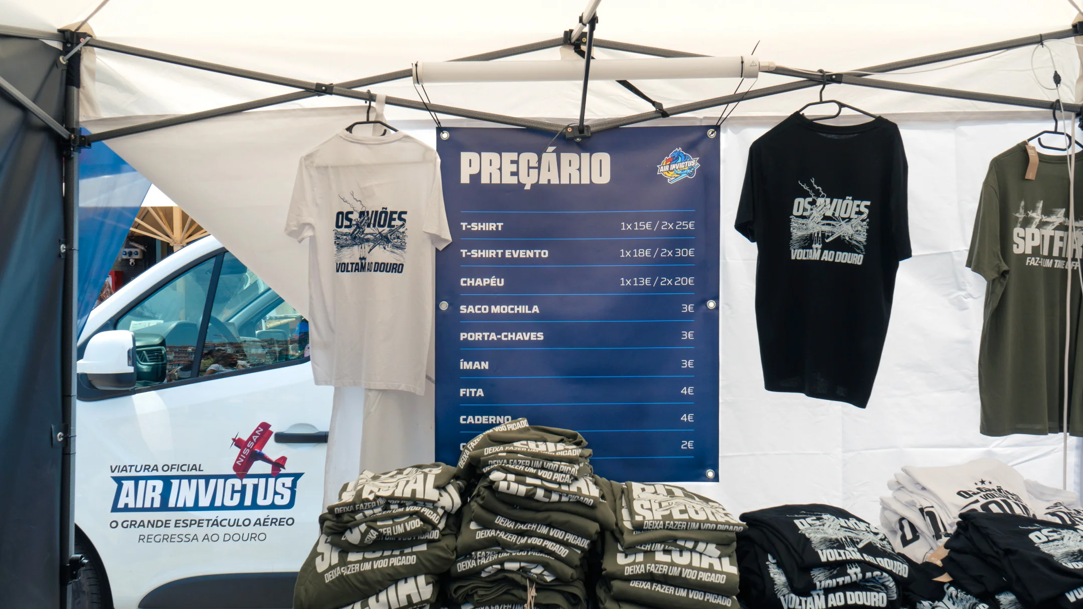 Projeto Air Invictus da Nhdesign: Exposição dos produtos oficiais do evento