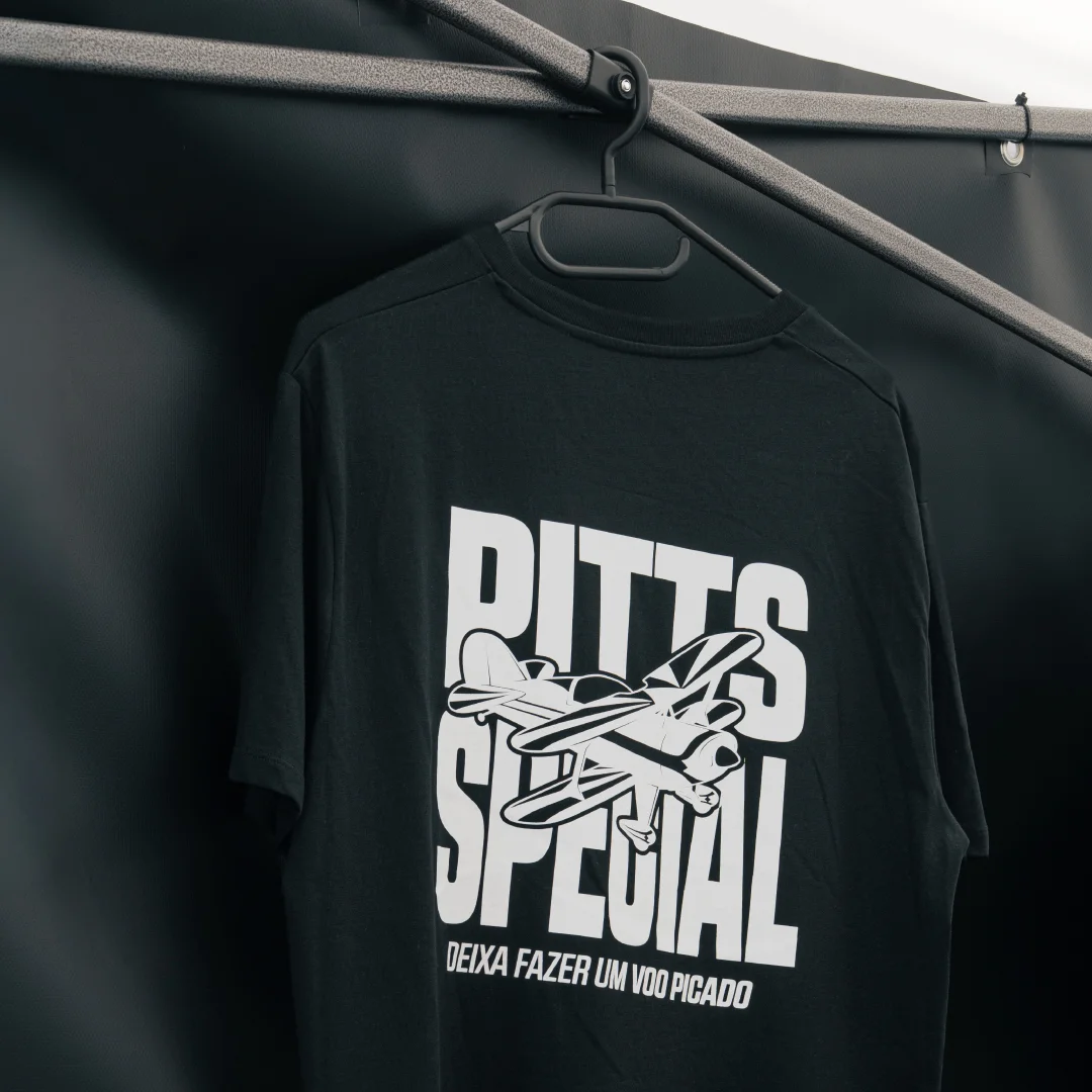 Projeto Air Invictus da Nhdesign: Aplicação da identidade em merchandising têxtil
