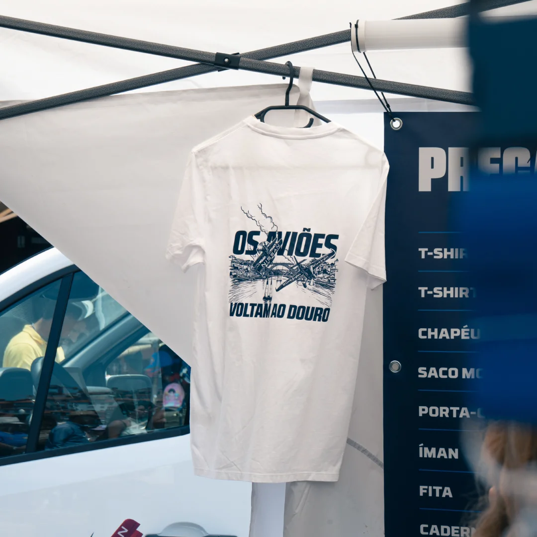 Projeto Air Invictus da Nhdesign: Aplicação gráfica em merchandising têxtil