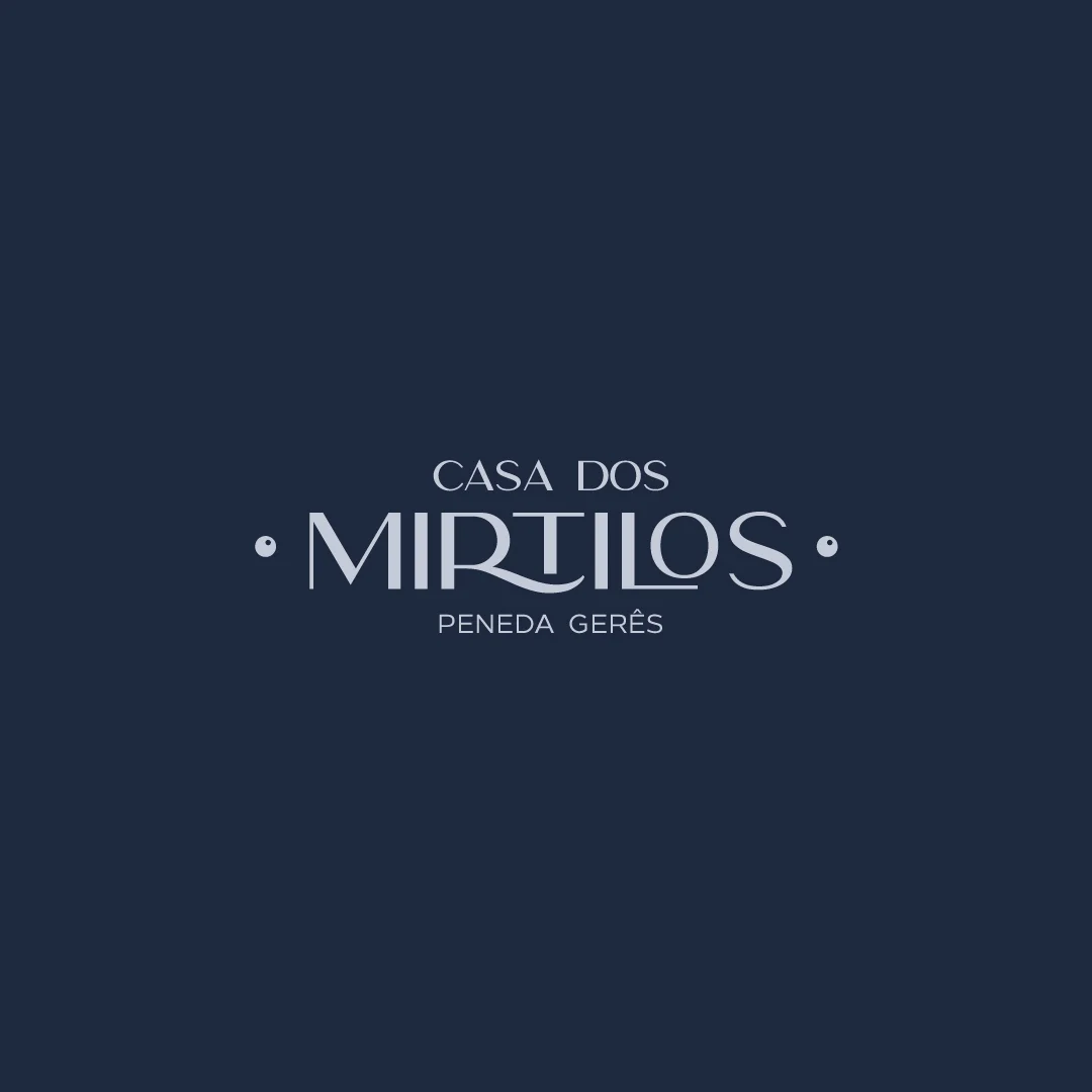 Nhdesign project Casa dos Mirtilos: Casa dos Mirtilos logo over the gradient.
