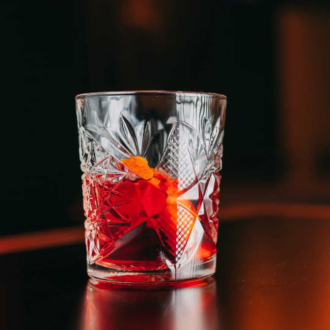 Nhdesign project DANS: DANS cocktail served in low glass with ice