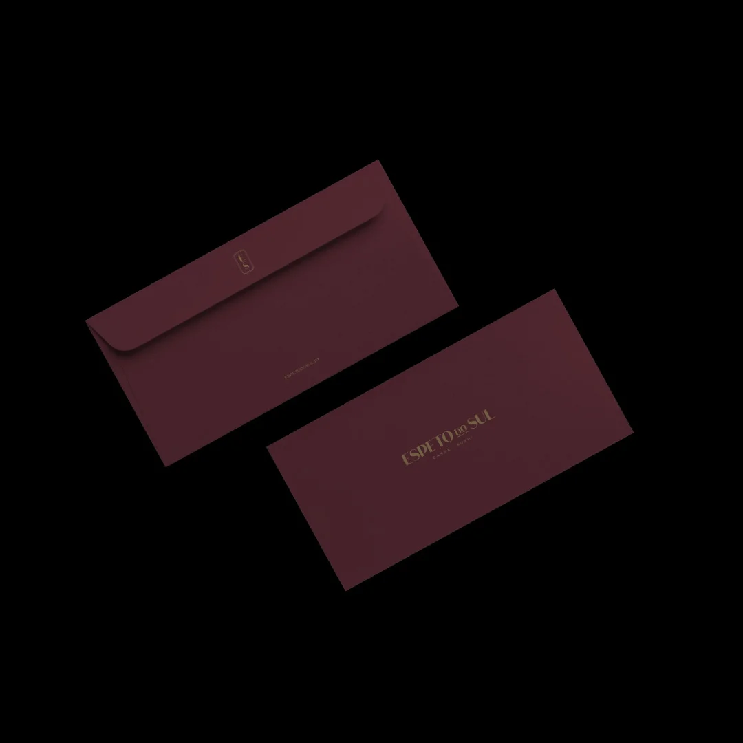 Nhdesign project Espeto do Sul: Institutional envelope with visual identity applied in burgundy and gold tones