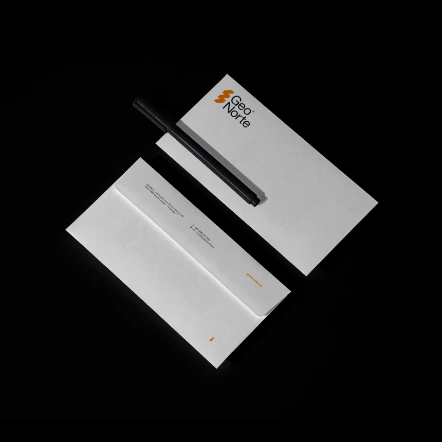 Nhdesign project GeoNorte: Application of the identity in stationery with a minimal and technical language