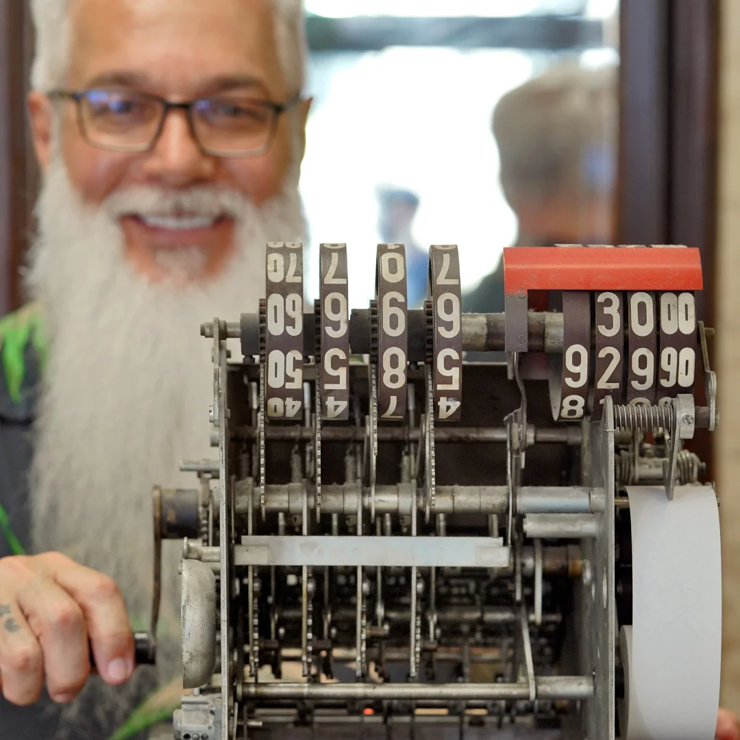 Nhdesign project Barbearia Tinoco: Photograph of the old cash register
